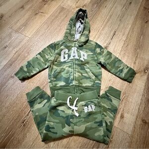 Gap Camouflage Sweatpants and Hoodie Size 18-24 Toddler